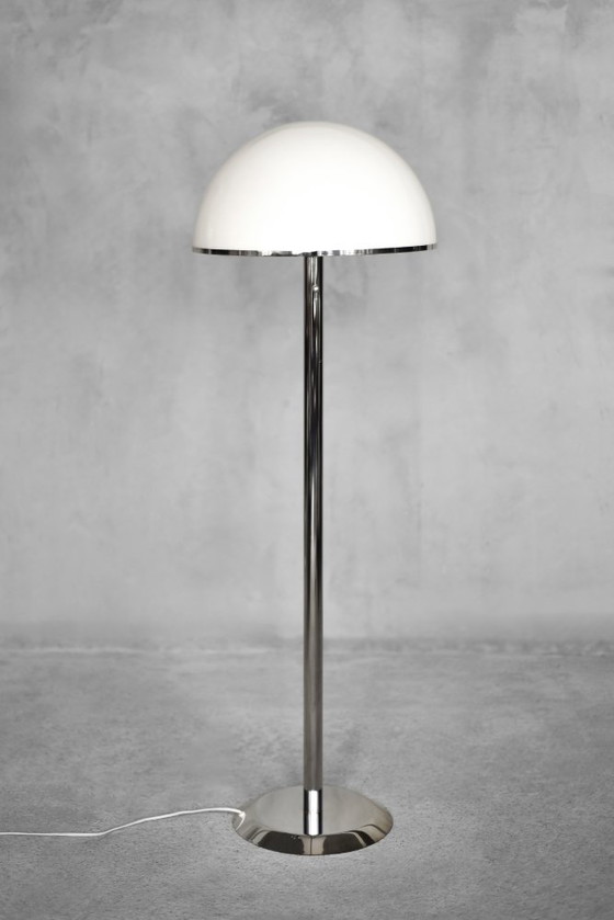 Image 1 of Rare lampadaire suédois vintage en chrome et acrylique blanc NAFA type 504 de Nybro Armaturfabrik, années 1970