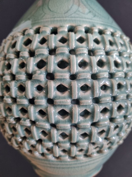 Image 1 of Große Koryo-Seladon Doppelwand-Vase (Sukashi) – Meister An Bong-hak