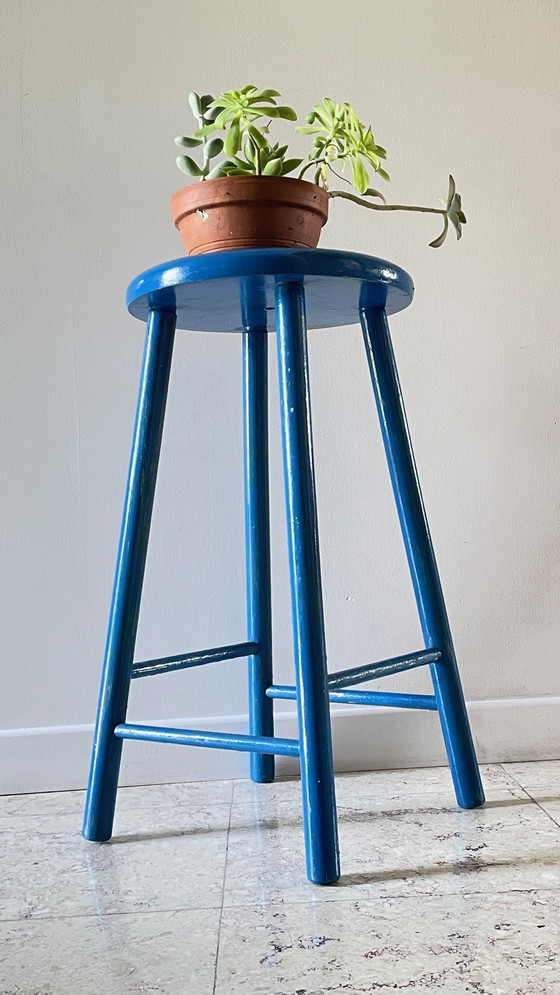 Image 1 of Tabouret Bois Vintage Peinture Bleu Électrique