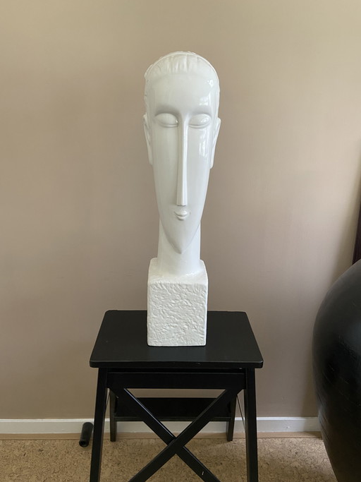 Buste beeld à la Modigliani, Brancusi en Afrikaanse beeldhouwkunst