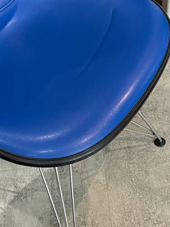 Image 1 of Sedia vintage Eames Herman Miller in vinile blu e fibra di vetro (anni '50, '60, '70)