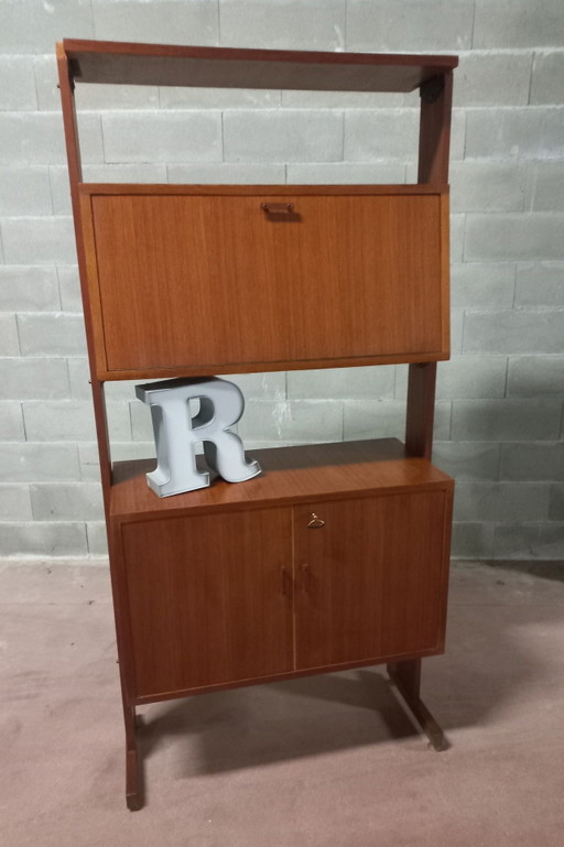 Kast met klepdeur