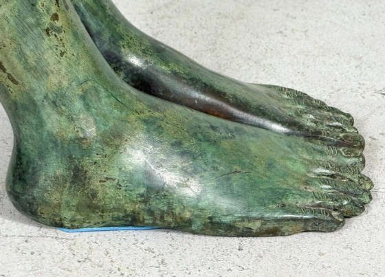 Image 1 of Mesa auxiliar/de centro escultórica con escultura de una mujer desnuda, bronce, Francia, década de 1980.