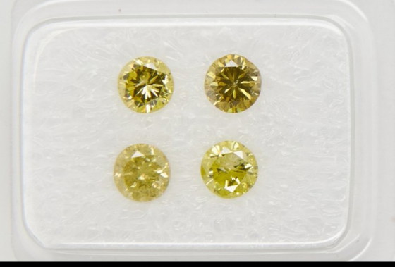 Image 1 of 4 diamonds 0.96 carat with certificate