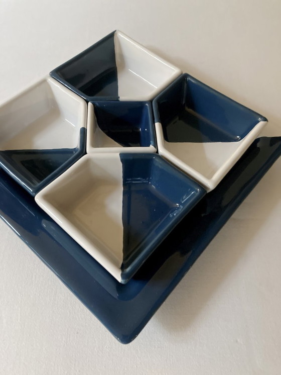 Image 1 of Blauw-wit handbeschilderd keramisch serveerblad of borrelplank.