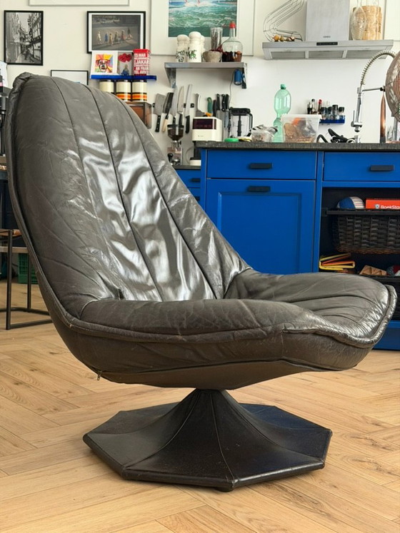 Poltrona girevole in pelle nera, stile Artifort – Sedie girevoli, Leather (photo 8 of 17)