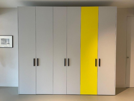 Format Furniture modularer Kleiderschrank