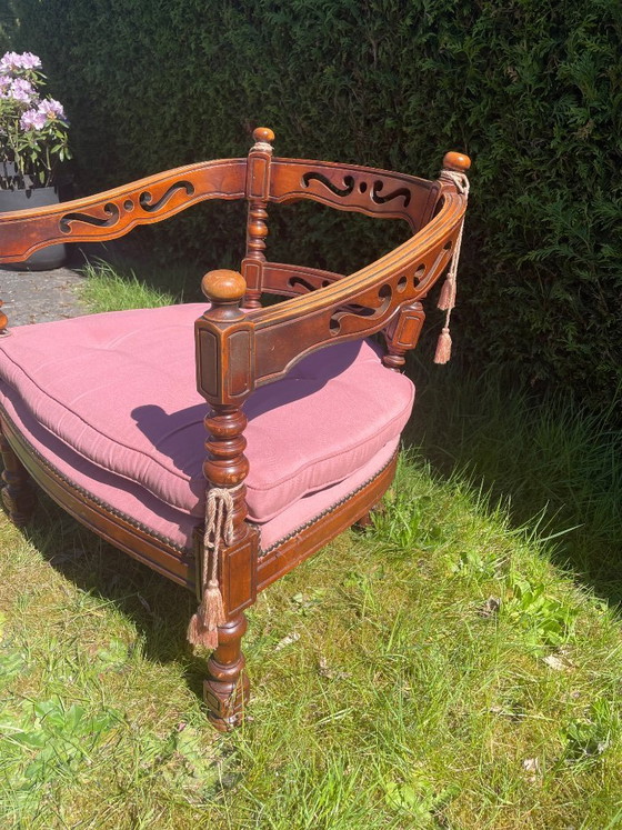 Image 1 of Fauteuil Giorgetti vintage sculpté à la main