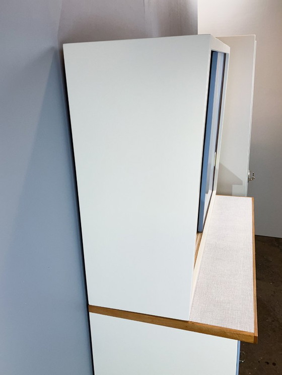 Image 1 of Keukenkastjes, pastelblauw en lichtgrijs, jaren 60, meubilair uit het midden van de vorige eeuw