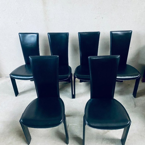 Image 1 of 6 x Schwarze Leder-Esszimmerstühle von Pietro Costantini, italienisches Design, 1980