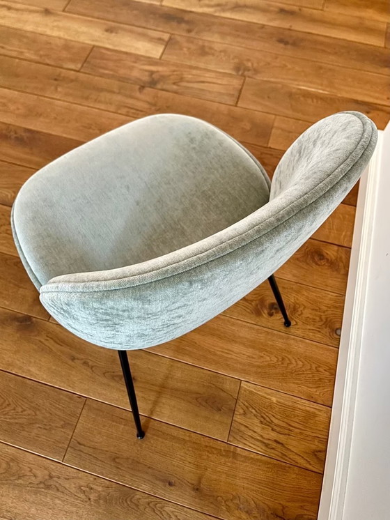 Image 1 of GUBI - "Sedia da pranzo Beetle", completamente imbottita