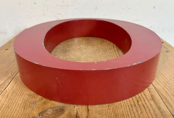 Image 1 of Lettre O de façade en fer rouge vintage, années 1970