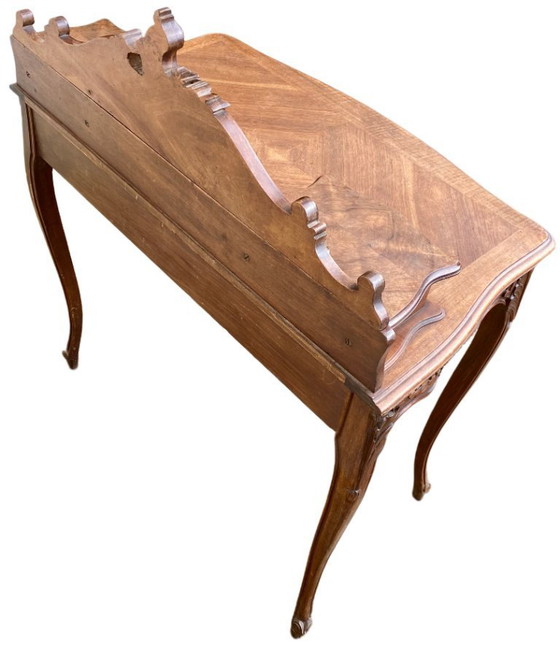 Image 1 of Geschnitzter Schreibtisch im Stil Ludwigs XV., 19. Jahrhundert