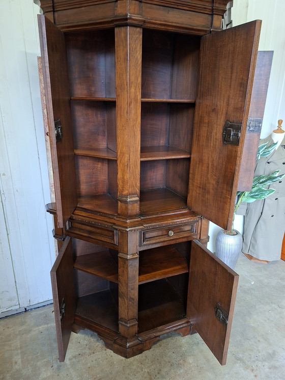 Image 1 of Antieke kasteel kast, buffetkast, servieskast afm. 135x56cm en 208cm hoog.