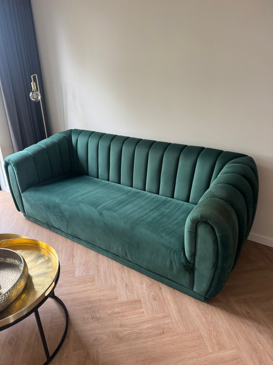 Image 1 of Bellissimo divano in velluto verde Richmond Interior