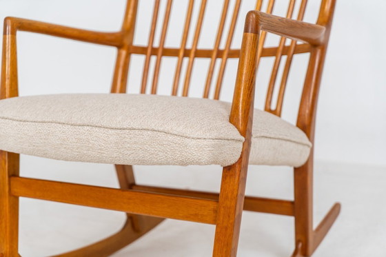 Image 1 of Fauteuil à bascule « ML33 » de Hans J. Wegner pour A. Mikael Laursen (Danemark, années 1950).