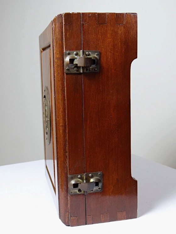 Image 1 of Scatola portagioie cinese vintage in legno, decorazione Shou con rame patinato, 1970-1980