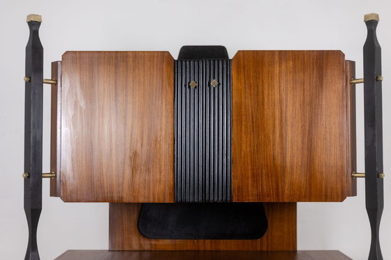 Image 1 of Coppia di armadi italiani impiallacciati in teak. Circa 1960.