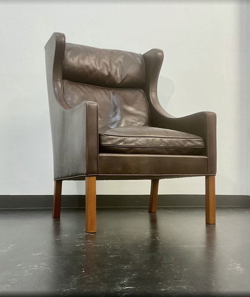 Borge Mogensen Modèle 2204 Fauteuil à oreilles en cuir