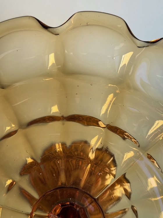 Image 1 of Porte-gâteau - Lady - Ankerglas Bernsdorf- Période Art Déco (années 1930)- Verre ambré