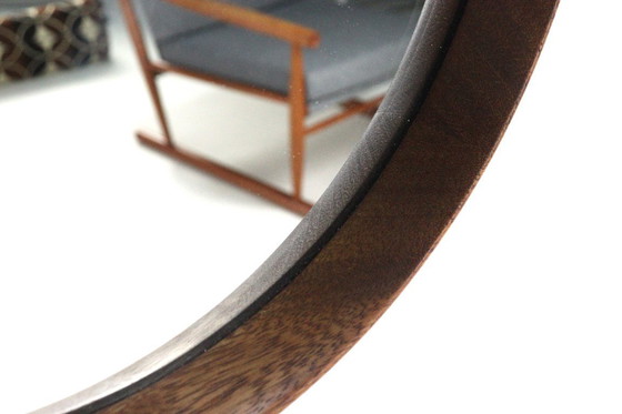 Image 1 of Miroir rond en teck avec bracelet en cuir