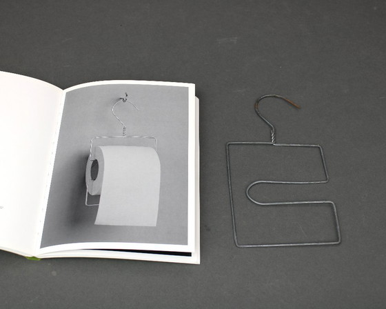 Image 1 of Henk Stallinga (1962) - Clojo, toilet roll holder - Goods - 1998