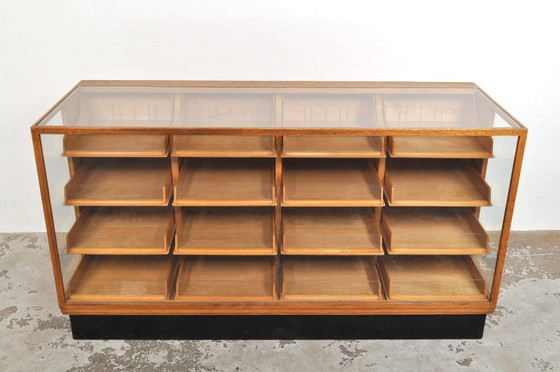 Image 1 of Vintage Winkelvitrine / toonbank in eik en beuken, 1930s