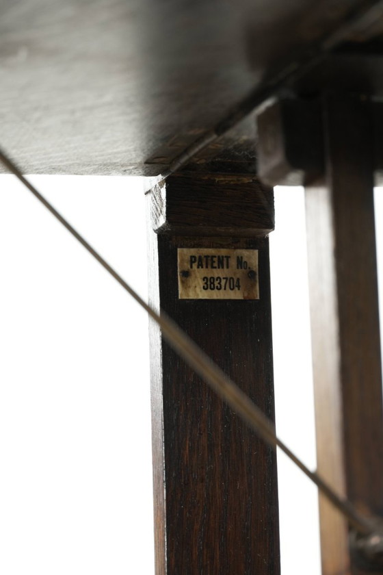 Image 1 of Schöner englischer Beistelltisch/Kuchenständer aus Eiche aus dem späten 19./frühen 20. Jahrhundert