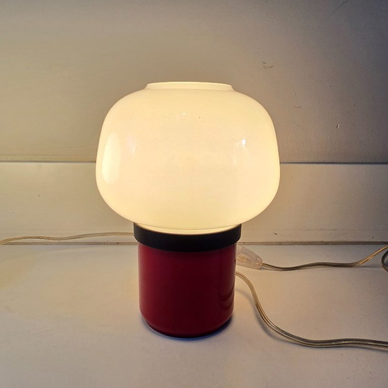 Image 1 of Set di due lampade da tavolo Foscarini Doll - plastica rossa e vetro bianco. Design italiano.