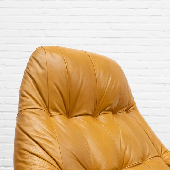 Image 1 of Sillón y reposapiés Earth de Percival Lafer