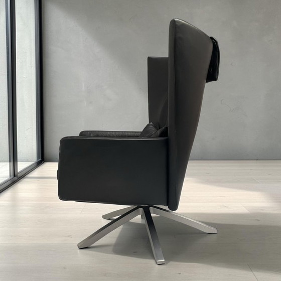 Poltrona girevole Maua in pelle nera, modello Design On Stock – Sedie girevoli, Metal, Leather (photo 4 of 16)