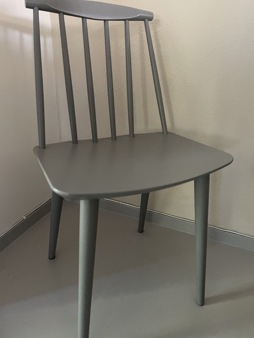 Heustühle matt grau-blau in gutem Zustand Preis ist pro Stück