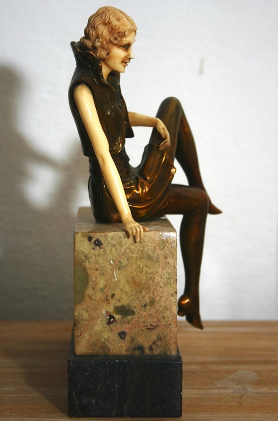 Statuetta in stile Art Déco – Oggetti decorativi, Marble, Metal (photo 4 of 5)