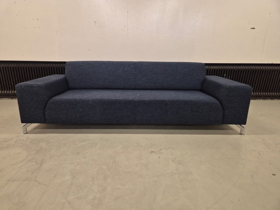 Image 1 of Montel Romero – 3-Sitzer-Sofa – Blau – Stoff – Hocker – Design