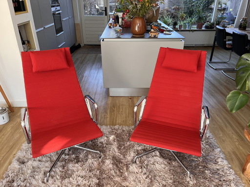 Juego de 2 sillones originales Vitra Eames EA 124 Lounge, color rojo