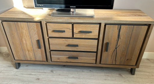 Houten dressoir met lades en deuren, 180 bij 85 bij 42 cm