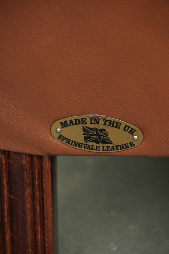 Mooie Engelse rundleren clubfauteuil met een luxe afwerking en een goede uitstraling – Leather (photo 12 of 12)