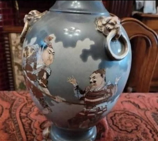 Japanische Satsuma-Vase.