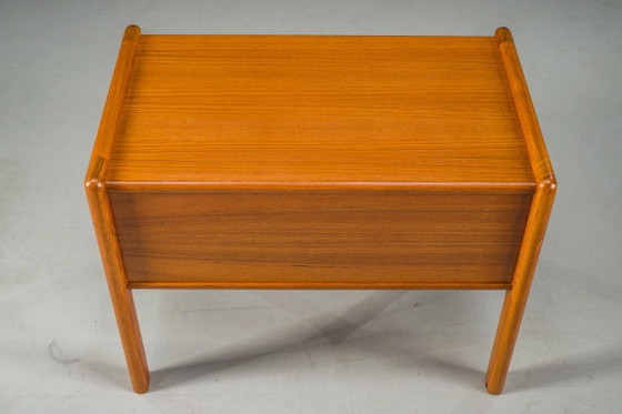 Image 1 of Deens Teakhouten Model VM202 Nachtkastje toegeschreven aan Vildbjerg Møbelfabrik, jaren 60