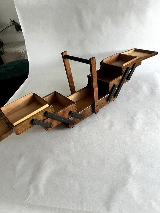 Image 1 of Boîte à couture ancienne en bois