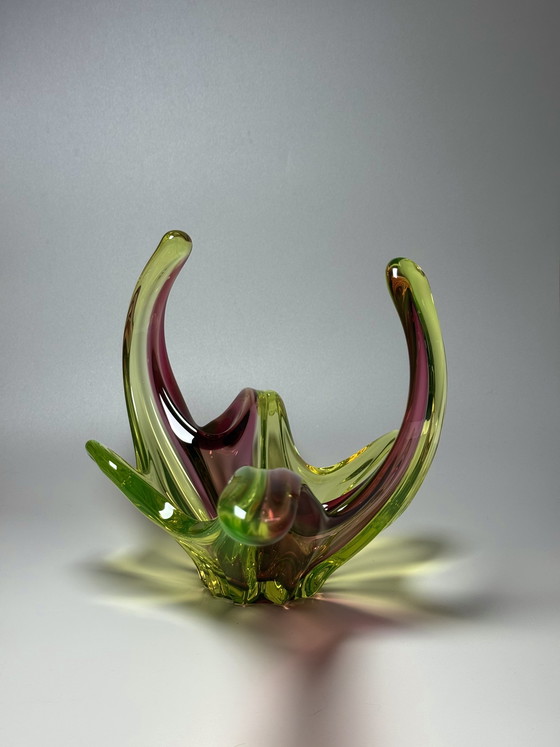 Image 1 of Grande centrotavola in vetro di Murano all'uranio di Seguso, Italia, anni '50-'60 — 50 cm