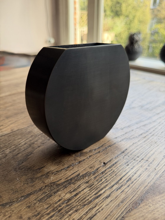 Menu | Moon Vase – Metal, Brass (photo 4 of 10)