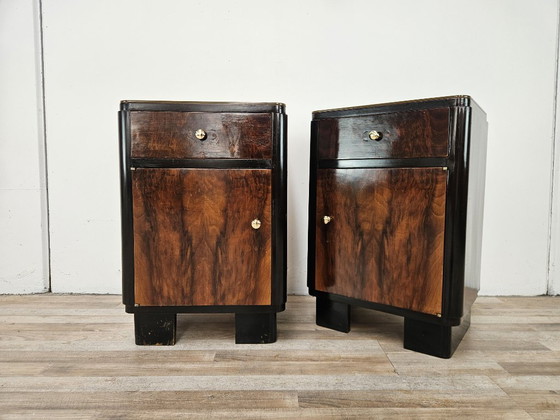 Image 1 of Art Decò bedside tables in walnut burl with pink glass top