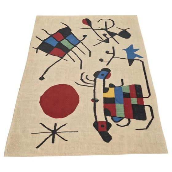 Tapisserie tissée à la main « Le Sourire des ailes flamboyantes » de Joan Miró | Laine sur coton (82 × 60 po) (photo 5 of 8)