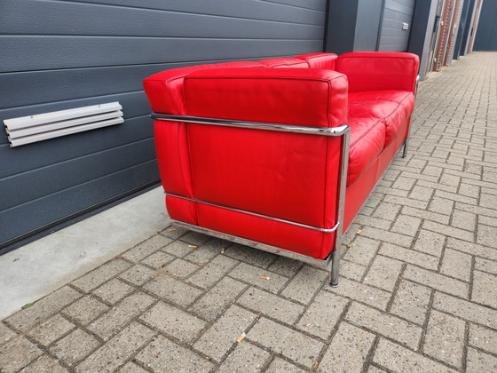 Image 1 of Cassina - LC2 3-Sitzer-Sofa aus rotem Leder von Le Corbusier