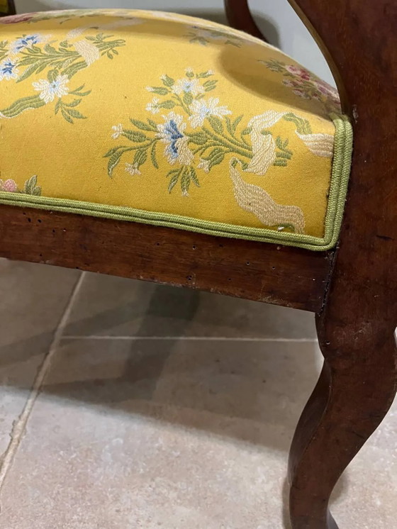 Sessel im Louis XV Stil aus Massivholz, gelber Blumenstoff. – Wood (photo 10 of 16)