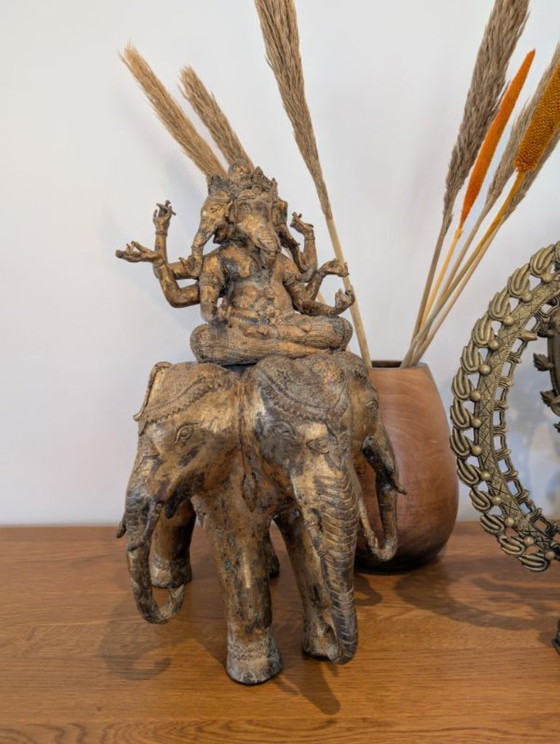 Image 1 of Raro Newar Ganesha del XVII/XVIII secolo su Airavata – Dorato a fuoco – 49 cm