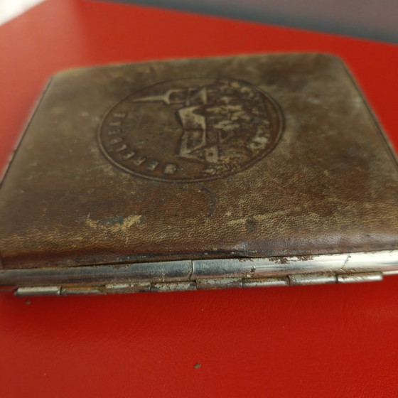Vintage Merelbeke Souvenir Cigarette Case – Faux Leather & Metal – Belgian Mid-Century – Gifts (photo 8 of 10)