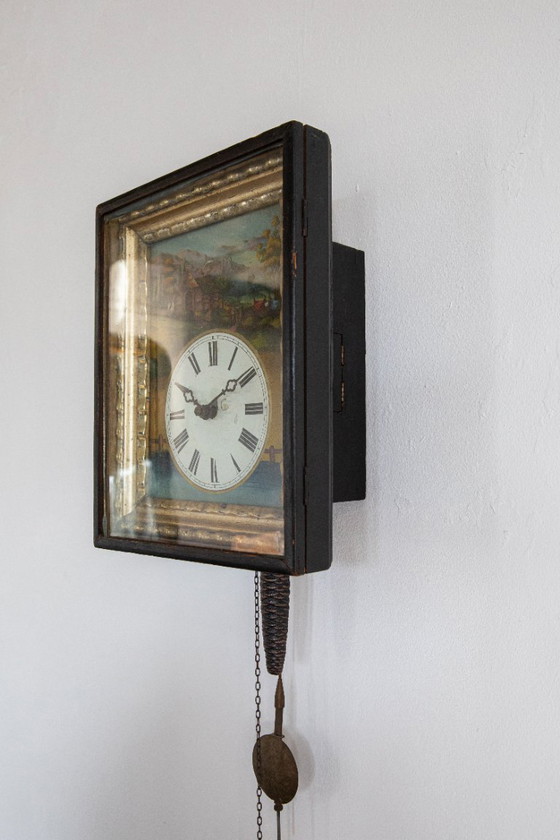 Image 1 of Antieke wandklok met gewicht en slinger