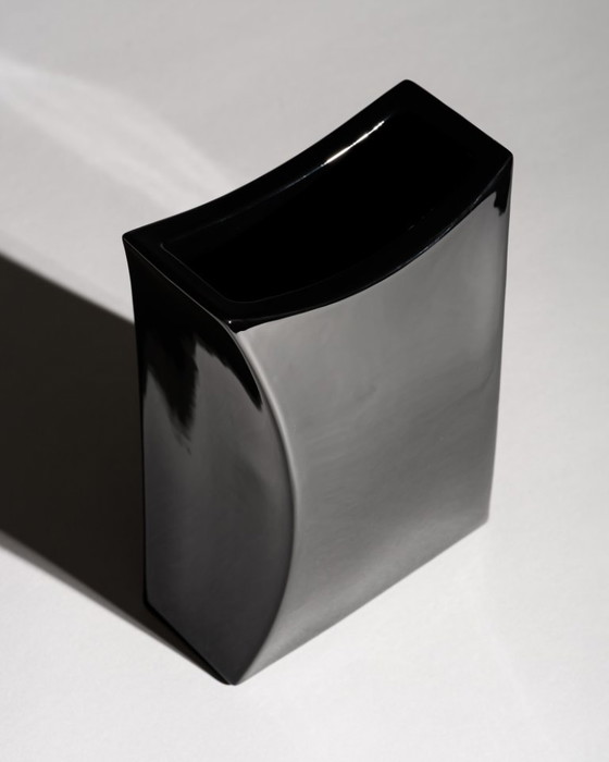 Image 1 of Duo van zwarte porseleinen vazen, Jan van der Vaart & Platt & Young voor Rosenthal, jaren 80.